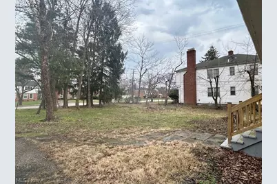 18112 Chagrin Boulevard, Huber Heights, OH 44122 - Photo 11