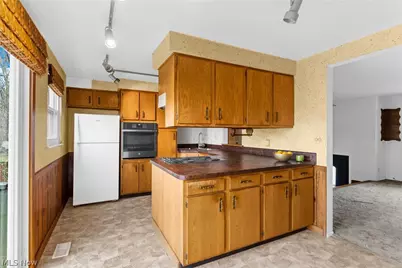 1077 S Diamond Street, Ravenna, OH 44266 - Photo 11