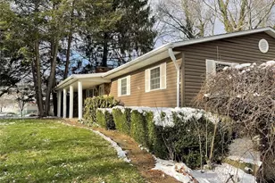 330 Walnut Hills Dr, Zanesville, OH 43701 - Photo 3