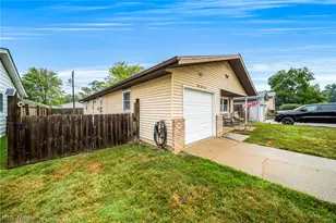 5026 Glenn Lodge Dr, Mentor, OH 44060 - Photo 3