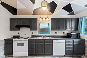 55249 Locust Dr, Bridgeport, OH 43912 - Photo 11