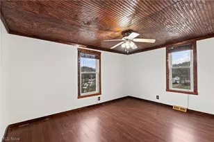 55249 Locust Dr, Bridgeport, OH 43912 - Photo 15