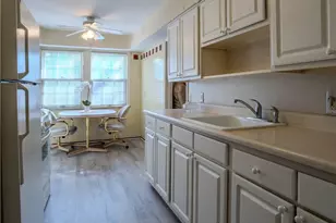 13699 Cedar Rd, University Heights, OH 44118 - Photo 9