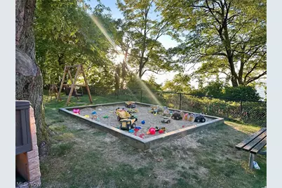 94 E 217th Street, Euclid, OH 44123 - Photo 37