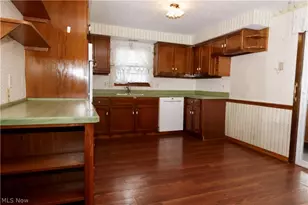 693 Idlewood Ave, Sheffield Lake, OH 44054 - Photo 3