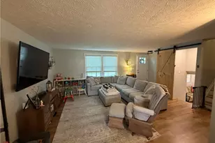 531 Heatherwood Dr SE, Warren, OH 44484 - Photo 3