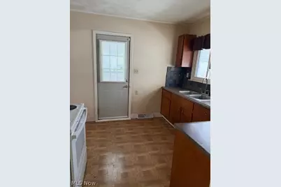 512 New 4th Street, Fairport Harbor, OH 44077 - Photo 7