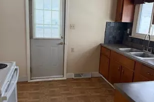 512 New 4th St, Fairport Harbor, OH 44077 - Photo 7