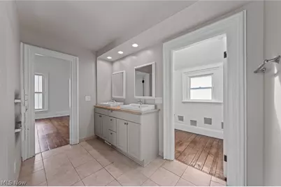 1554 W 29th Street, Loveland, OH 44113 - Photo 31