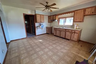 54990 Maple Ave, Bridgeport, OH 43912 - Photo 3