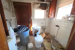 54990 Maple Ave, Bridgeport, OH 43912 - Photo 9