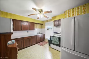 128 6th St NW, Barberton, OH 44203 - Photo 29