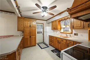 128 6th St NW, Barberton, OH 44203 - Photo 17