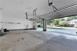 416 Castle Pines Dr, Akron, OH 44333 - Photo 43