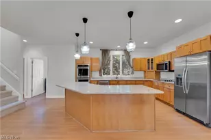 416 Castle Pines Dr, Akron, OH 44333 - Photo 7