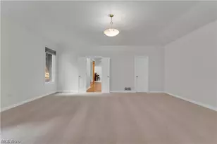 416 Castle Pines Dr, Akron, OH 44333 - Photo 29