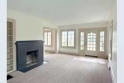 419 Oak Knoll NE, Warren, OH 44483 - Photo 9