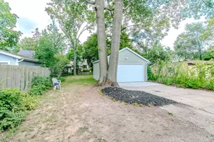 3821 Montevista Rd, Cleveland Heights, OH 44121 - Photo 5