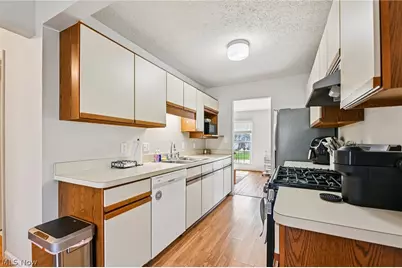 3432 Brookpoint Lane, Cuyahoga Falls, OH 44223 - Photo 15