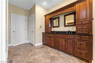 1215 Greenmont Cir, Vienna, WV 26105 - Photo 27