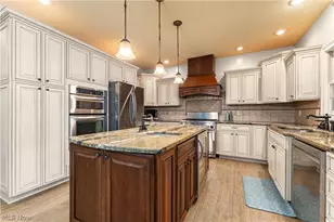 1215 Greenmont Cir, Vienna, WV 26105 - Photo 11