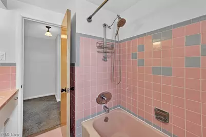 2416 Fenwood Road, University Heights, OH 44118 - Photo 21