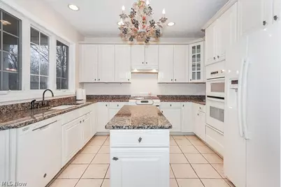 3729 Edgehill Drive, Loveland, OH 44121 - Photo 11