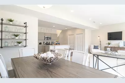 424 Honeycrisp Drive NE, Louisville, OH 44641 - Photo 5