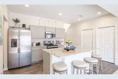 424 Honeycrisp Drive NE, Louisville, OH 44641 - Photo 3