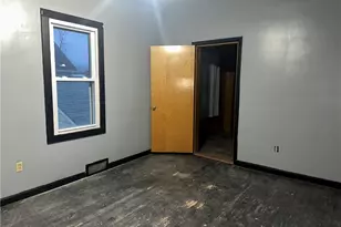 330 Sanderson Ave, Campbell, OH 44405 - Photo 5