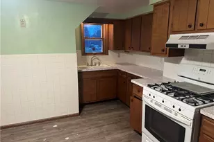 330 Sanderson Ave, Campbell, OH 44405 - Photo 9