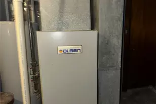 330 Sanderson Ave, Campbell, OH 44405 - Photo 3