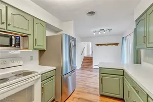 165 Woodhill Dr, Amherst, OH 44001 - Photo 11