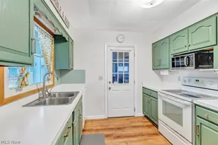 165 Woodhill Dr, Amherst, OH 44001 - Photo 9