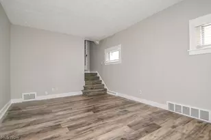 1203 Mayfield Ridge Rd, Mayfield Heights, OH 44124 - Photo 13