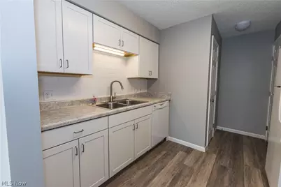 2796 Mull Avenue #E, Copley, OH 44321 - Photo 13