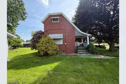 218 S Lawn Drive, Newcomerstown, OH 43832 - Photo 11