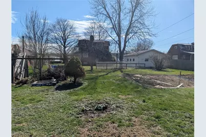 218 S Lawn Drive, Newcomerstown, OH 43832 - Photo 15