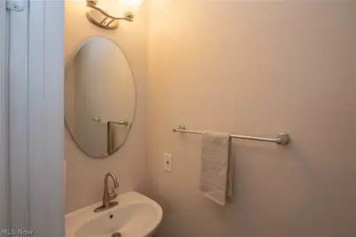 6525 Pine Bluff Avenue NE, Canton, OH 44721 - Photo 17