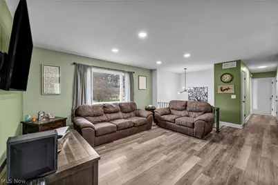 692 Zeletta Drive, Akron, OH 44319 - Photo 5