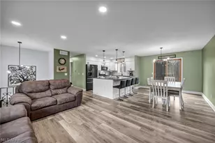 692 Zeletta Dr, Akron, OH 44319 - Photo 9