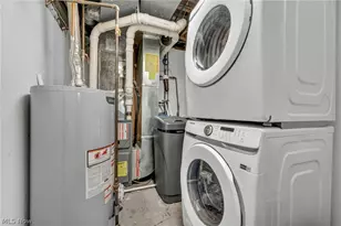 692 Zeletta Dr, Akron, OH 44319 - Photo 39