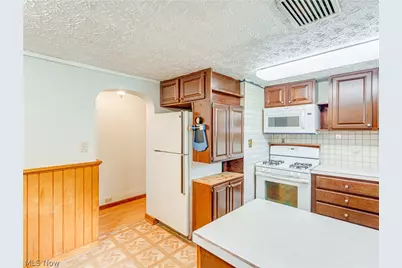 2740 Chelsea Drive, Akron, OH 44312 - Photo 9