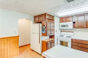 2740 Chelsea Dr, Akron, OH 44312 - Photo 9