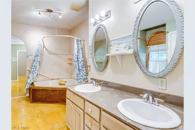 2740 Chelsea Drive, Akron, OH 44312 - Photo 13