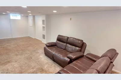 15401 Walvern Boulevard Boulevard, Maple Heights, OH 44137 - Photo 21