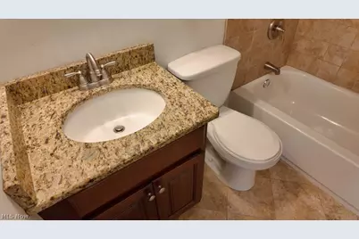 15401 Walvern Boulevard Boulevard, Maple Heights, OH 44137 - Photo 9