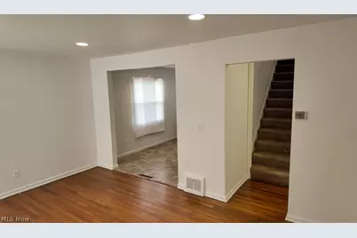 15401 Walvern Boulevard Boulevard, Maple Heights, OH 44137 - Photo 13
