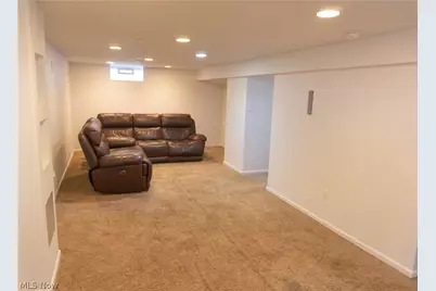 15401 Walvern Boulevard Boulevard, Maple Heights, OH 44137 - Photo 33