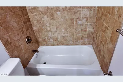 15401 Walvern Boulevard Boulevard, Maple Heights, OH 44137 - Photo 7